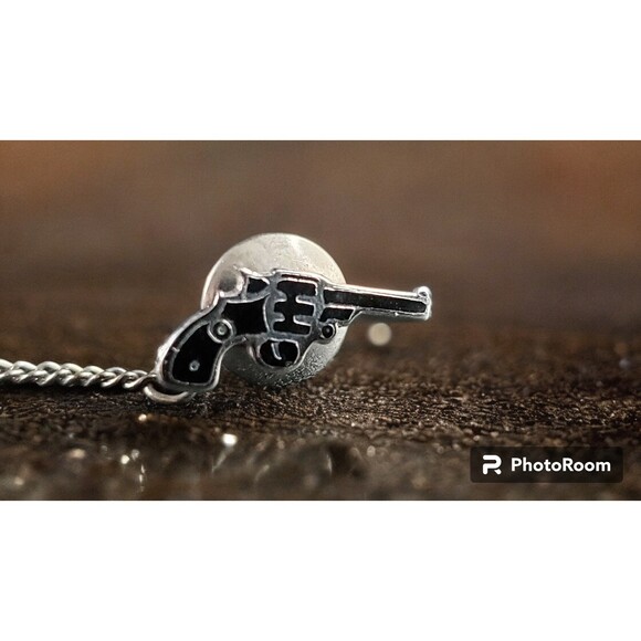 Vintage Silver & Black Revolver Gun Men's Formal Suit Tie Tack Pin - Picture 1 of 3